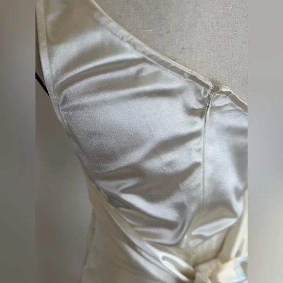 Meshki Women’s Sz Small White Asymmetrical One Shoulder Mini Dress - Picture 3 of 9